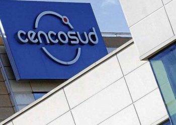 Cencosud utilizará US$130 millones para abrir dark stores en la torre más alta de Sudamérica