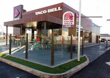 La cadena de comida rápida Taco Bell ya supera los 100 restaurantes en España