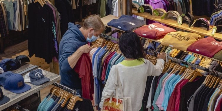 Ventas minoristas de la capital chilena se aceleran al 13.8%
