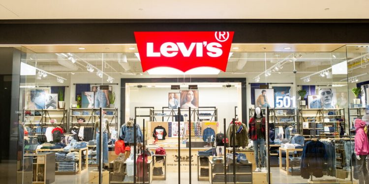 Los ingresos de Levi Strauss crecieron 22% en el primer trimestre