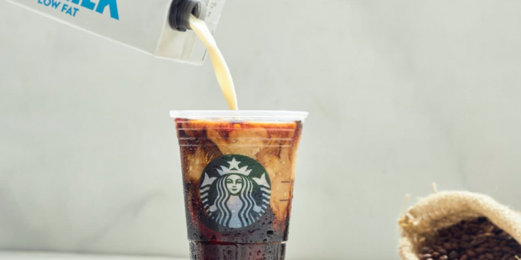 Starbucks se alía con NotCo para ofrecer bebidas a base de plantas