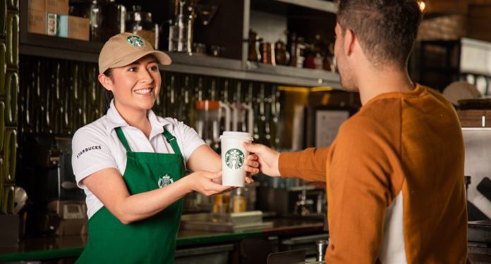 Starbucks se expande en la región con una nueva tienda en Colombia