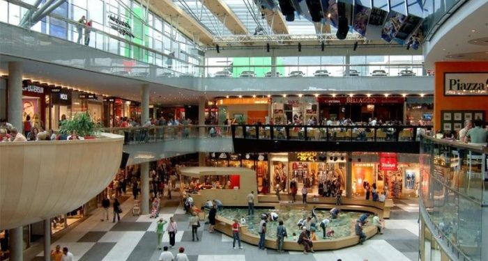 España: La afluencia a los centros comerciales creció más del 16% en mayo