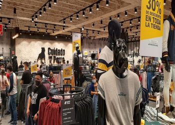 Marca mexicana Cuidado con el Perro abre tres nuevas tiendas