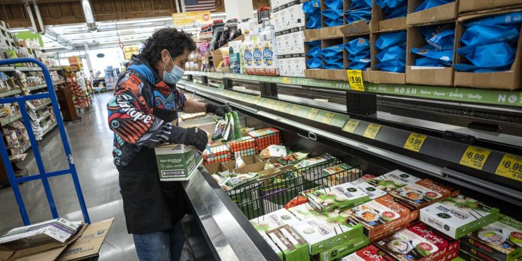 Inflación de EE.UU. se acelera a 9,1%, la mayor cifra en más de 40 años