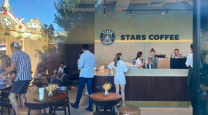 Sucesor de Starbucks reabre cafeterías en Rusia con nuevo nombre y logotipo