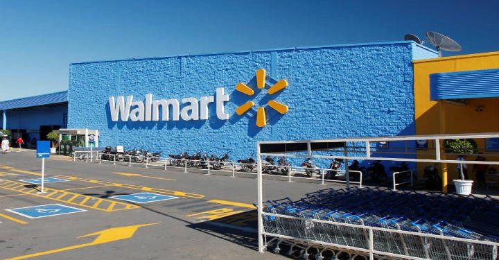 Walmart remata a través subastas seis locales y terrenos en Chile