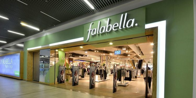 Falabella podría cerrar hasta el 10% de sus tiendas por departamento en Chile, Perú y Colombia