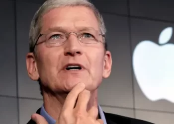CEO de Apple recibe un recorte salarial del 40%: ¿Cuánto cobrará ahora?