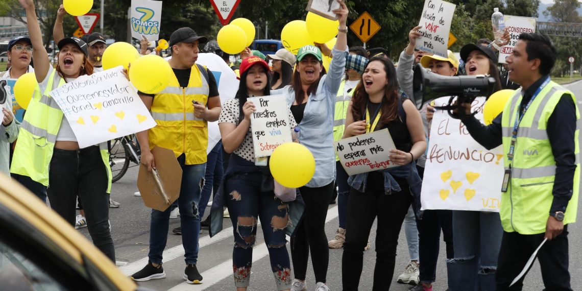 La otra cara de la crisis: Viva Air estaría despidiendo masivamente a sus trabajadores