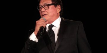 Robert Kiyosaki advierte que Bitcoin está en una zona de riesgo