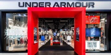 Under Armour triplica pérdidas y factura un 5,2% menos en los nueve primeros meses