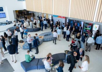 Latin Consumer Summit vuelve a Miami con foco en IA, omnicanalidad y cambios en el mercado hispano