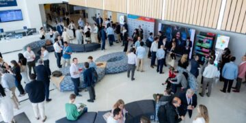 Latin Consumer Summit vuelve a Miami con foco en IA, omnicanalidad y cambios en el mercado hispano