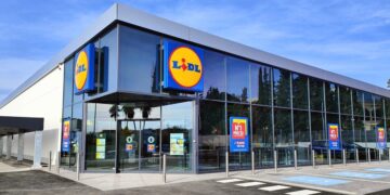 Lidl suma dos supermercados en Getafe y Ferrol