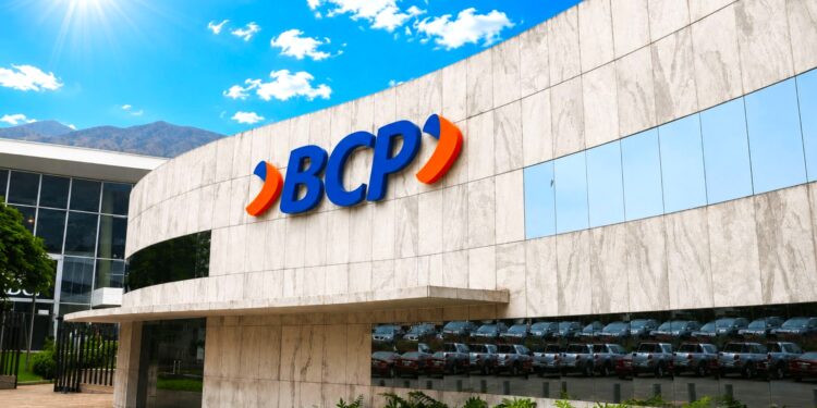BCP recibe autorización de la SBS para adquirir Helm Bank USA por US$180 millones