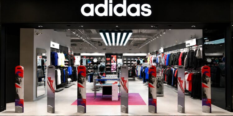 Adidas acelera su expansión en Perú: evalúa más tiendas y apuesta por nuevas categorías