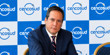 Cencosud lleva a tribunales a dos aseguradoras por cobertura de la defensa de su ex gerente general