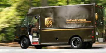 UPS eleva sus previsiones para 2026 tras un trimestre en el que todos sus negocios crecen